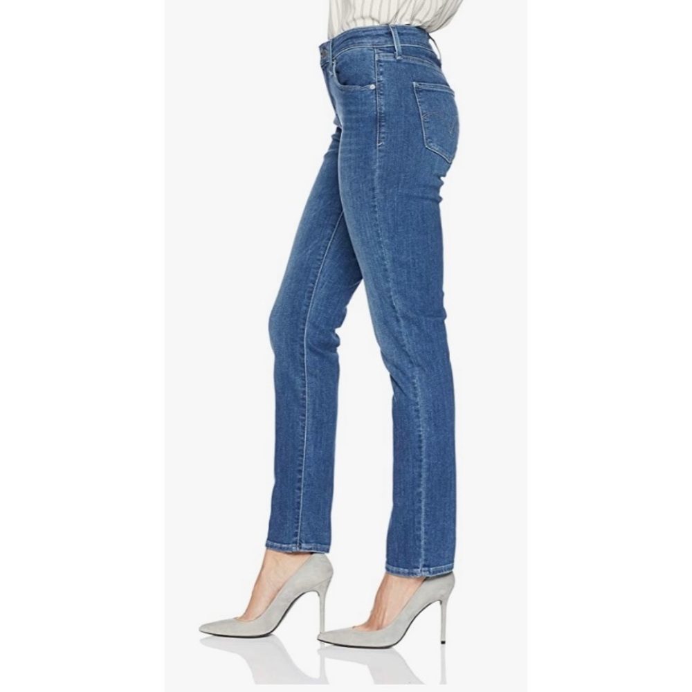 Levi’s Skinny Jeans *NEW*